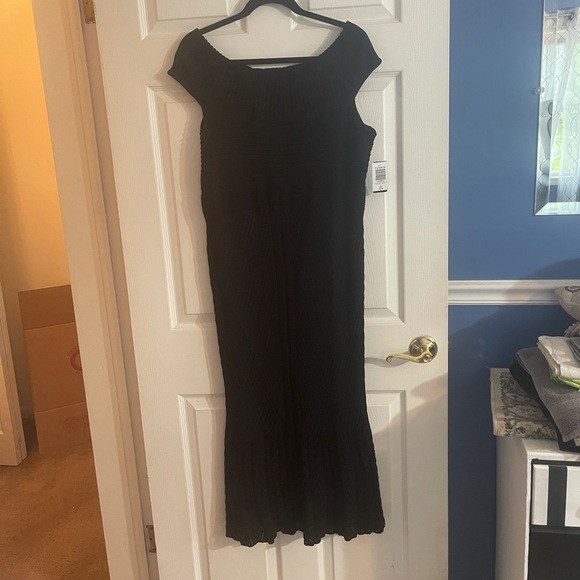NWT Gorgeous Black knitted/lined Torrid MIDI Dress - Picture 2 of 14